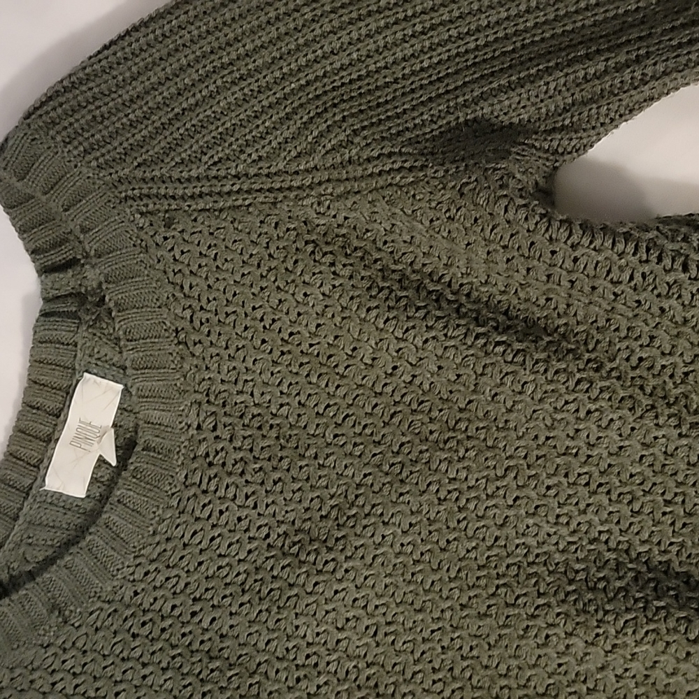 Cropped Sweater - Picture 3 of 5